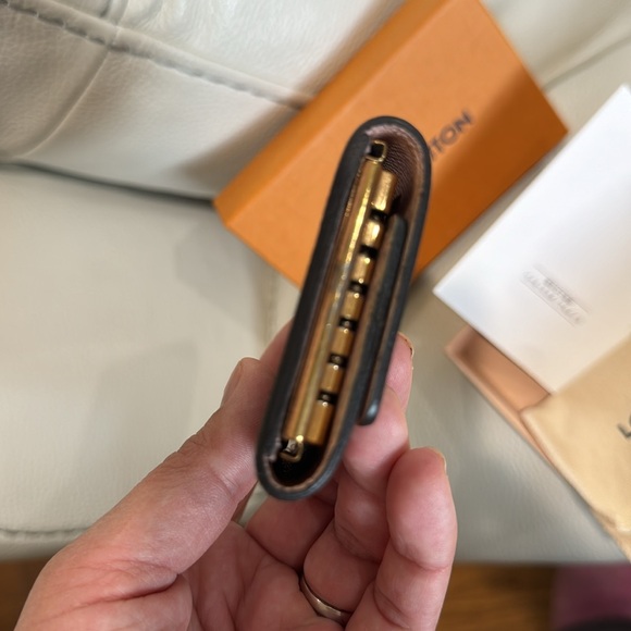 Authentic LV 6 Key holder! Damier ebene with pink inside! - Picture 8 of 17